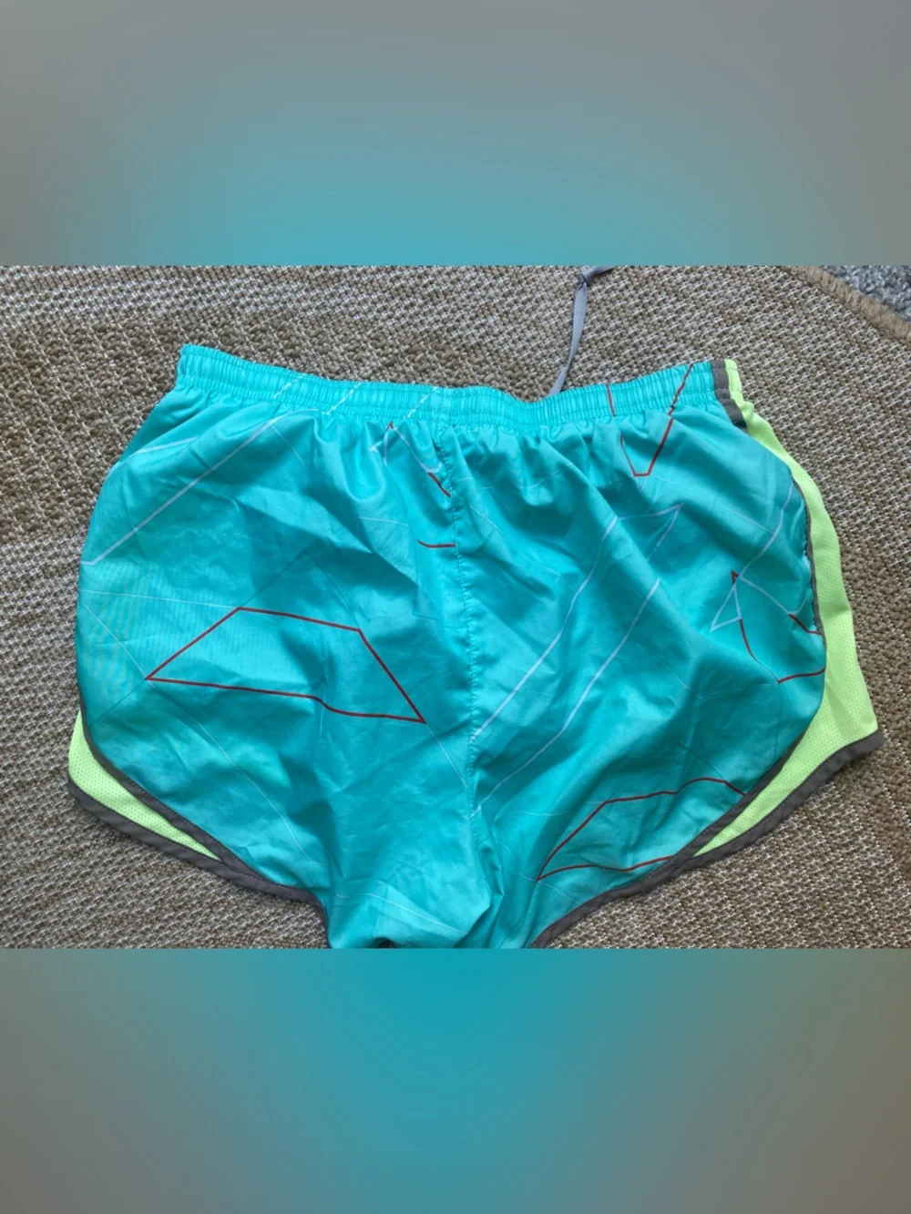 Nike Dri-FIT Bright lined running shorts Medium NWOT
